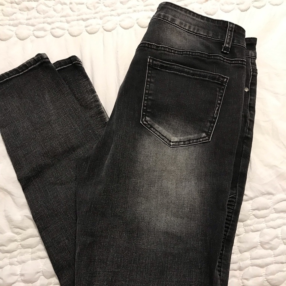 ThCreasa black jeans